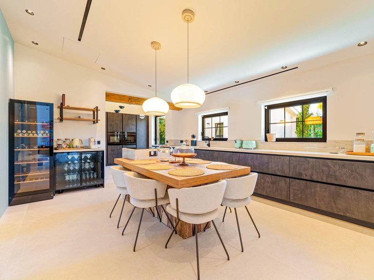 Villa for Sale in Marbella, Malaga 8