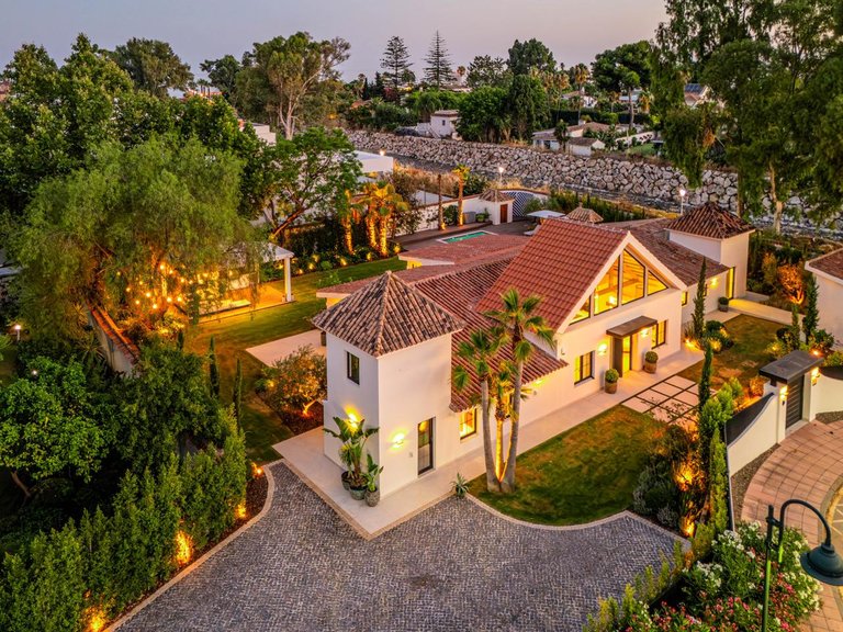 Villa for Sale in Marbella, Malaga 7