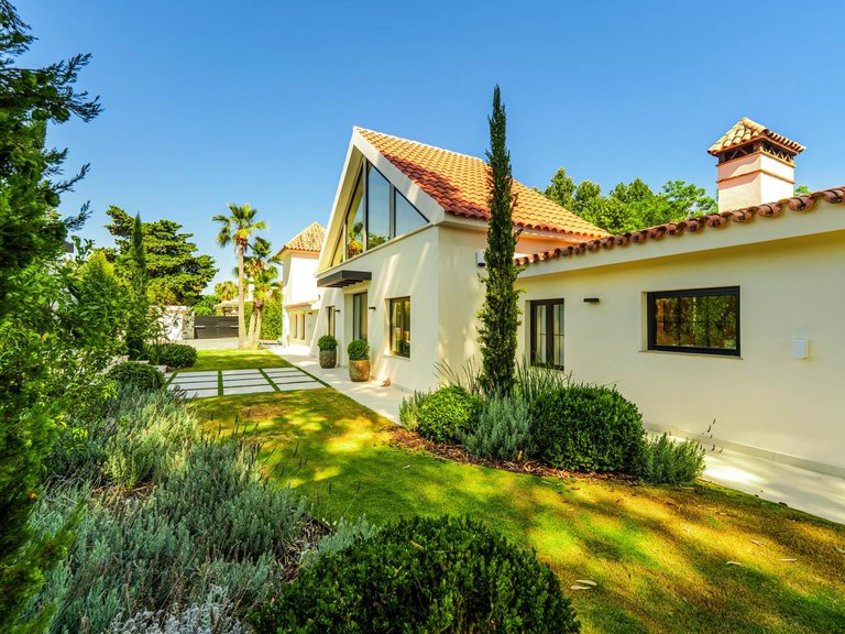 Villa for Sale in Marbella, Malaga 19