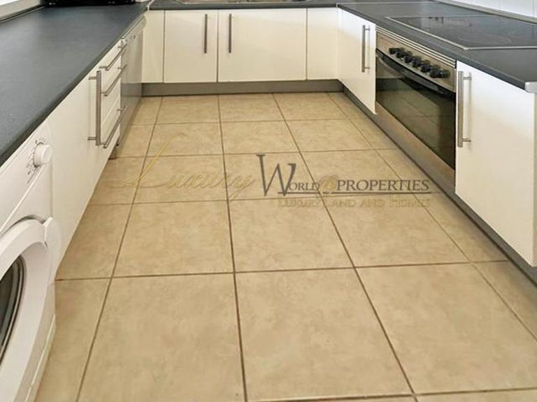 Apartment for Sale in Llano Del Camello, Tenerife, España 8