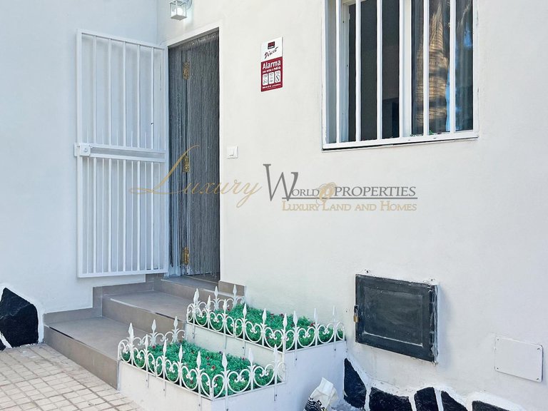 Apartment for Sale in Costa Del Silencio, Tenerife, España 17