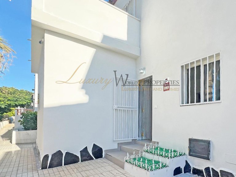 Apartment for Sale in Costa Del Silencio, Tenerife, España 1