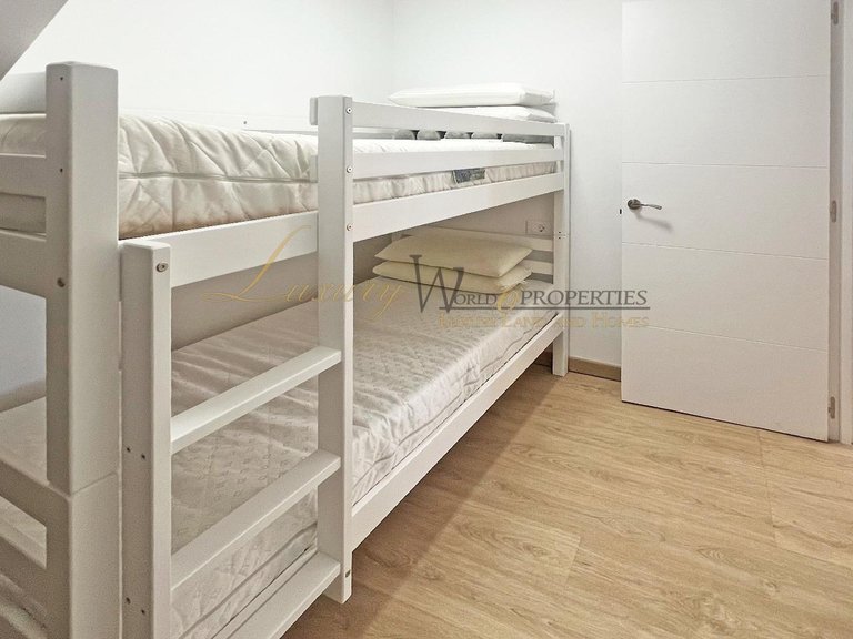 Apartment for Sale in Costa Del Silencio, Tenerife, España 12