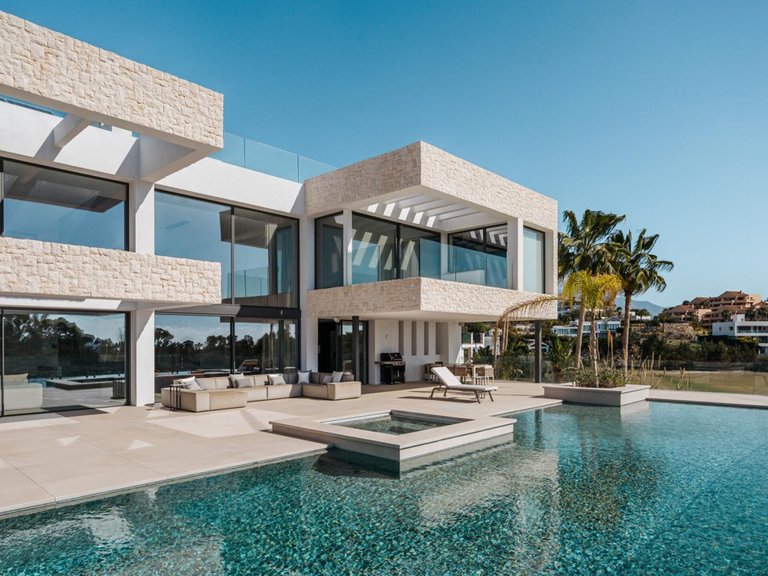 Villa for Sale in Benahavís, Malaga 26