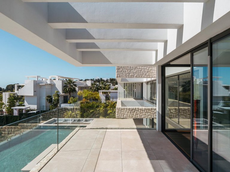 Villa for Sale in Benahavís, Malaga 9