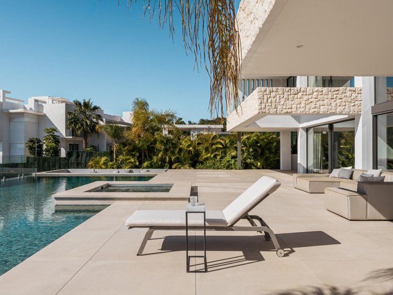 Villa for Sale in Benahavís, Malaga 31