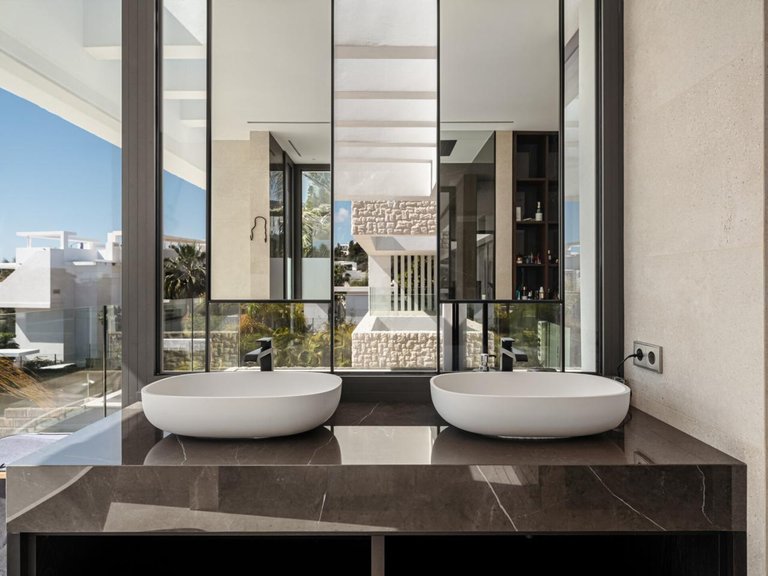 Villa for Sale in Benahavís, Malaga 10