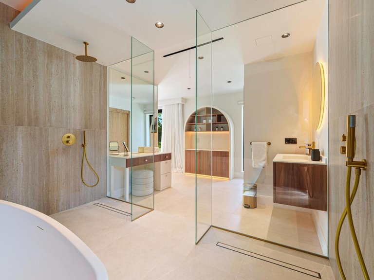 Villa for Sale in Marbella, Malaga 28