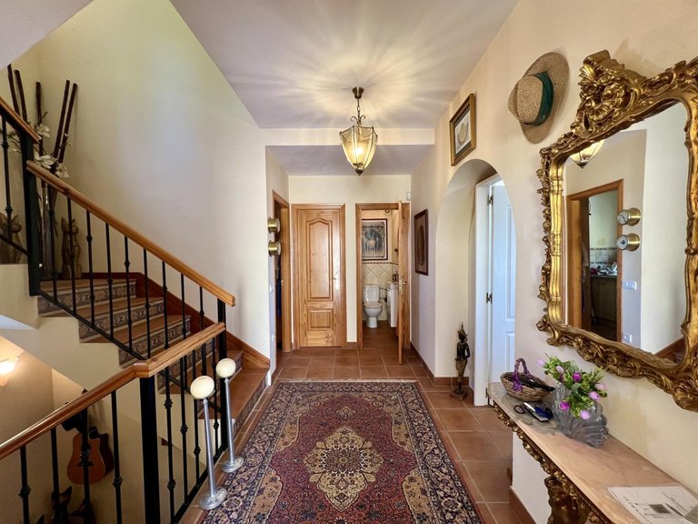 Villa for Sale in Estepona, Malaga 34