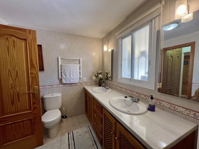 Villa for Sale in Estepona, Malaga 19