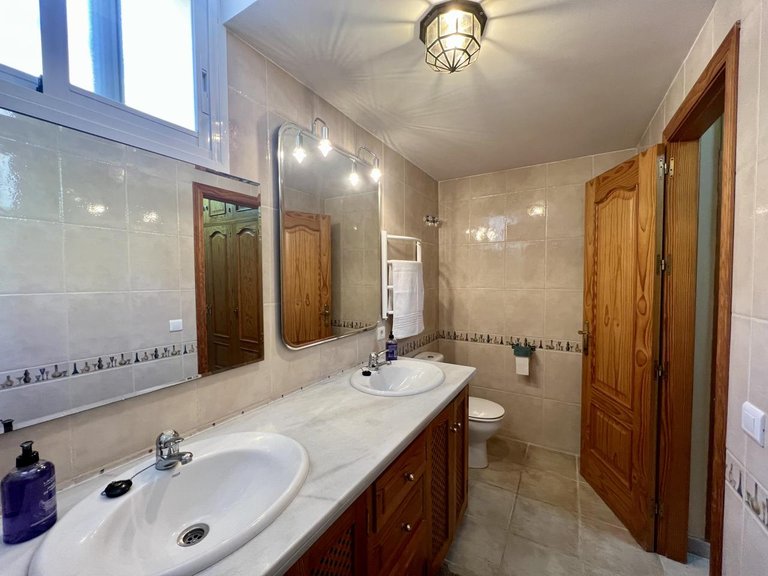 Villa for Sale in Estepona, Malaga 23