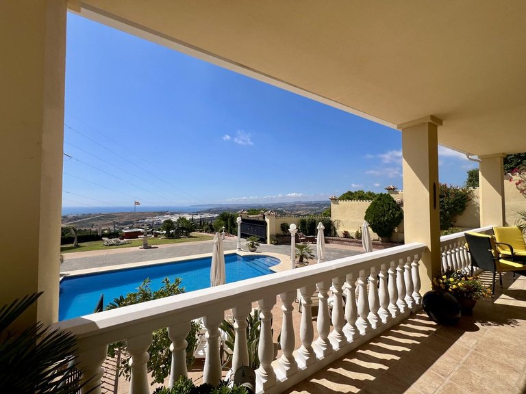 Villa for Sale in Estepona, Malaga 1