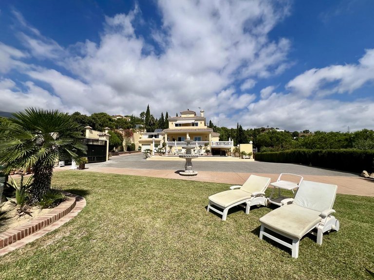 Country House for Sale in Estepona, Malaga 2
