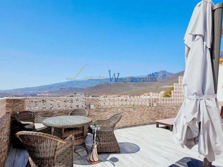 Villa for Sale in Costa Adeje, Tenerife, España 1