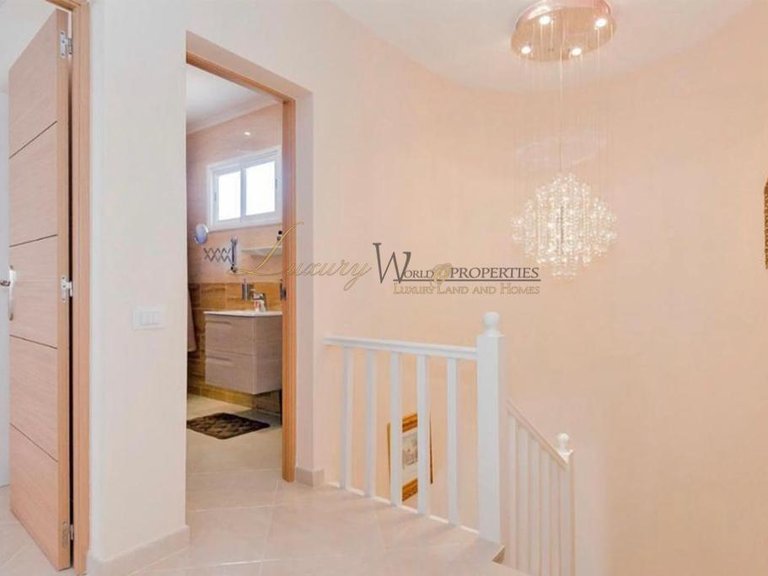 Villa for Sale in Costa Adeje, Tenerife, España 18