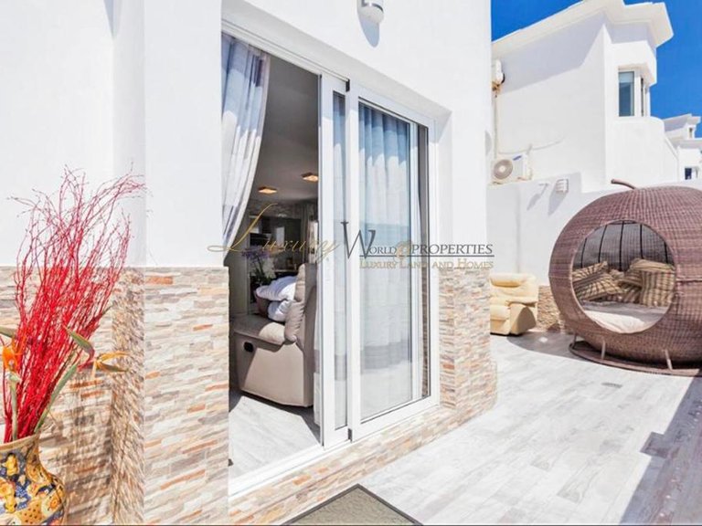 Villa for Sale in Costa Adeje, Tenerife, España 10