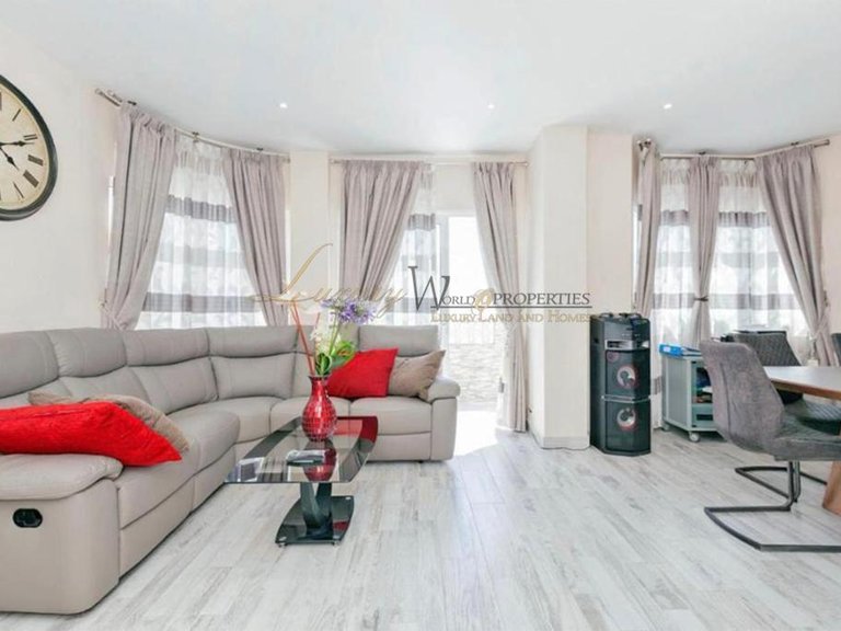 Villa for Sale in Costa Adeje, Tenerife, España 13