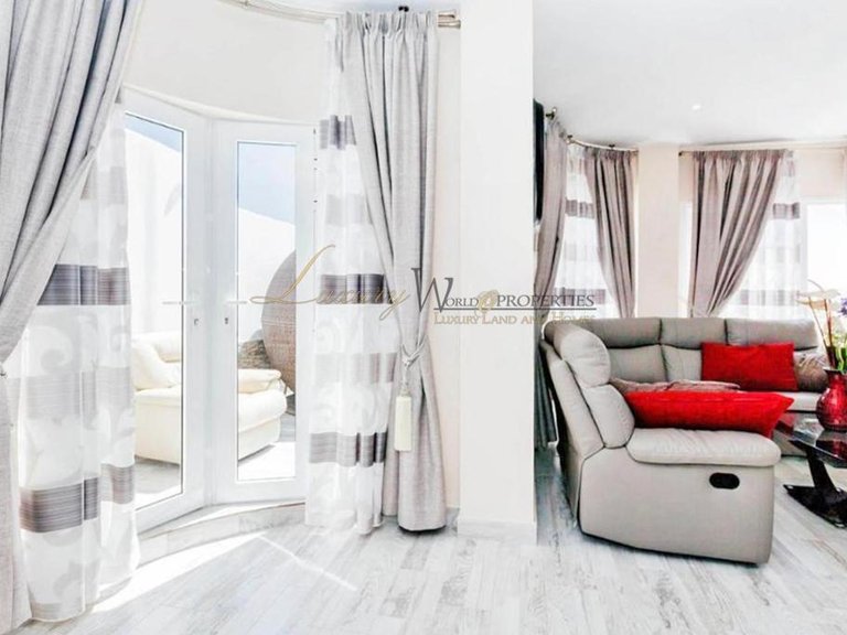 Villa for Sale in Costa Adeje, Tenerife, España 11