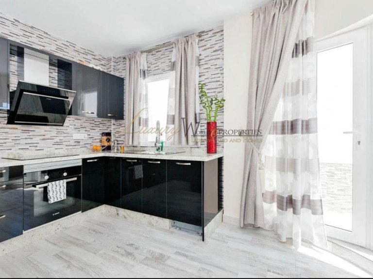 Villa for Sale in Costa Adeje, Tenerife, España 14