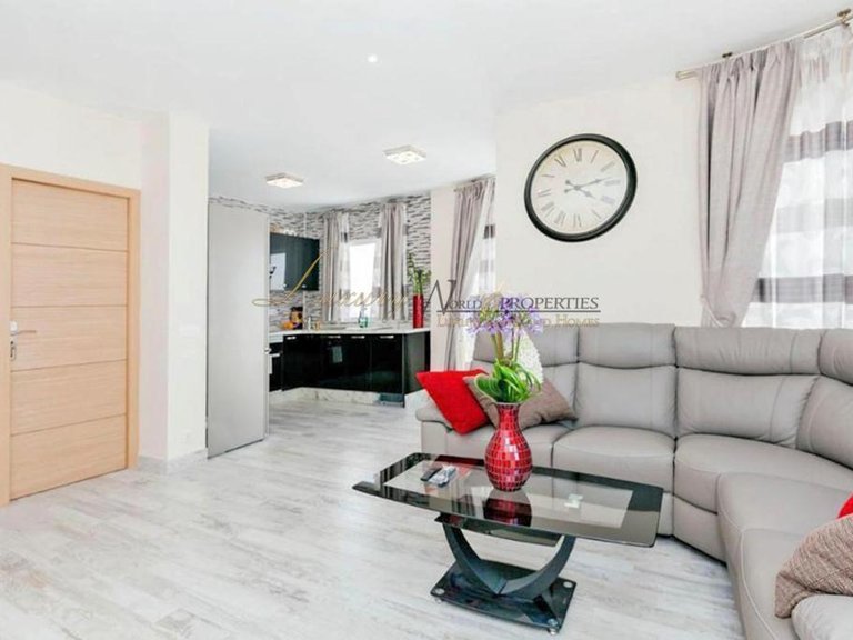 Villa for Sale in Costa Adeje, Tenerife, España 12