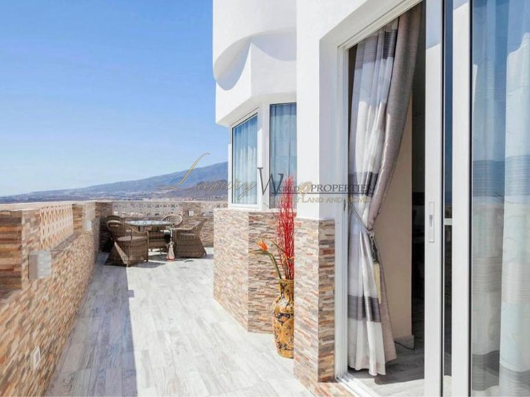 Villa for Sale in Costa Adeje, Tenerife, España 7