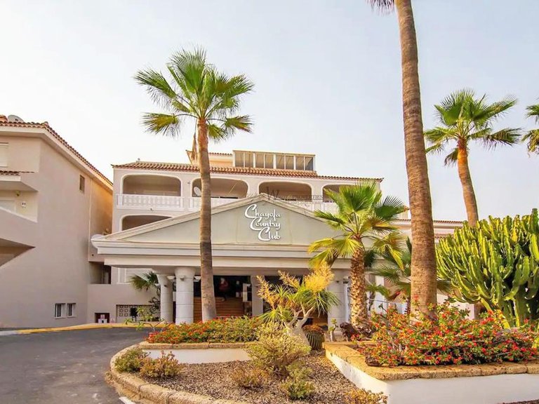 Apartment for Sale in Chayofa, Tenerife, España 1