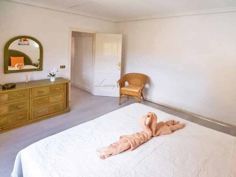 Apartment for Sale in Chayofa, Tenerife, España 11