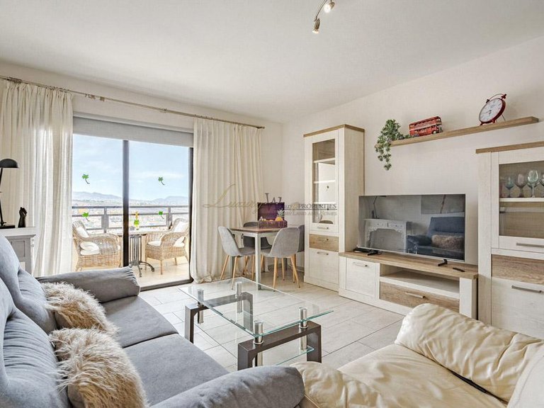 Apartment for Sale in Playa Paraiso, Tenerife, España 1