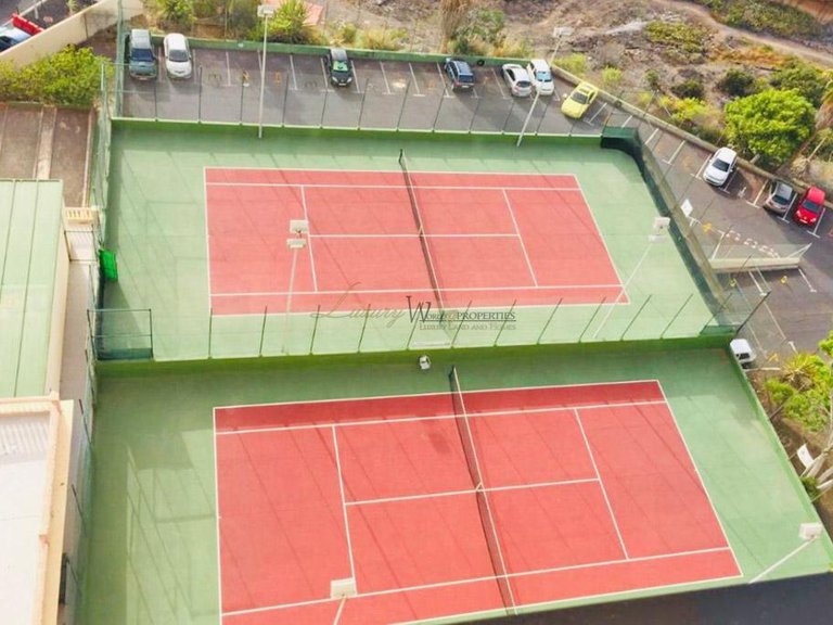 Apartment for Sale in Playa Paraiso, Tenerife, España 9