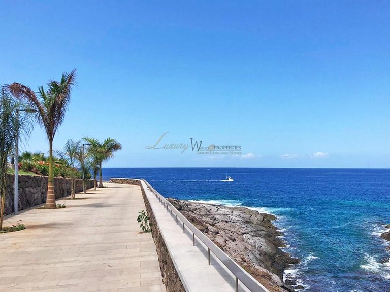 Apartment for Sale in Playa Paraiso, Tenerife, España 15