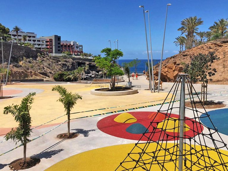 Apartment for Sale in Playa Paraiso, Tenerife, España 18