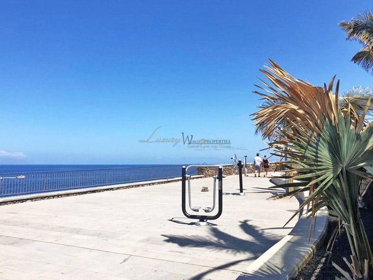 Apartment for Sale in Playa Paraiso, Tenerife, España 16