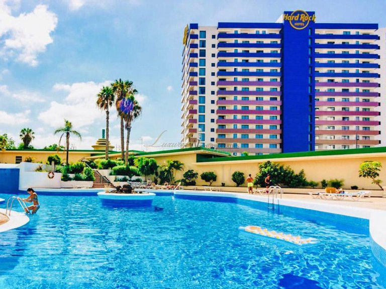 Apartment for Sale in Playa Paraiso, Tenerife, España 8