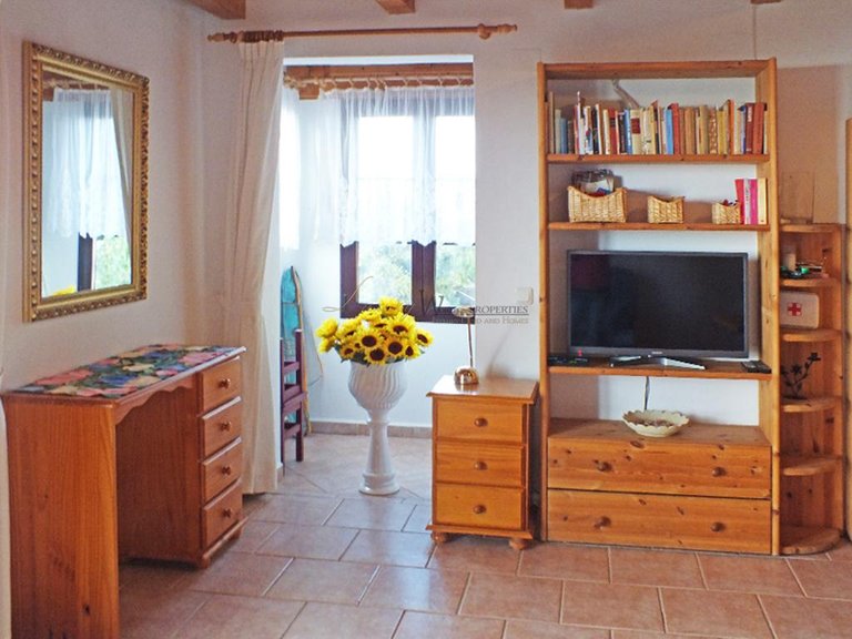 Villa for Sale in Los Menores, Tenerife, España 30