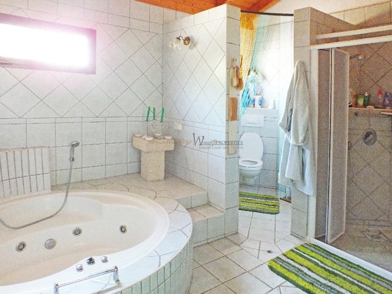 Villa for Sale in Los Menores, Tenerife, España 7