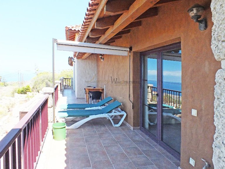 Villa for Sale in Los Menores, Tenerife, España 8