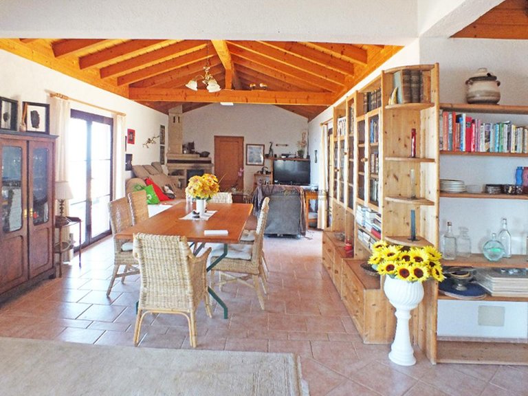 Villa for Sale in Los Menores, Tenerife, España 4