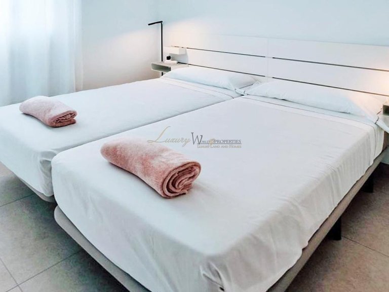 Apartment for Sale in Playa De Las Americas, Tenerife, España 15