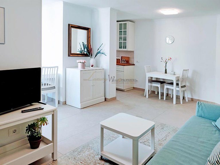 Apartment for Sale in Playa De Las Americas, Tenerife, España 8