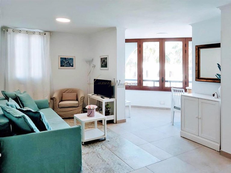 Apartment for Sale in Playa De Las Americas, Tenerife, España 2