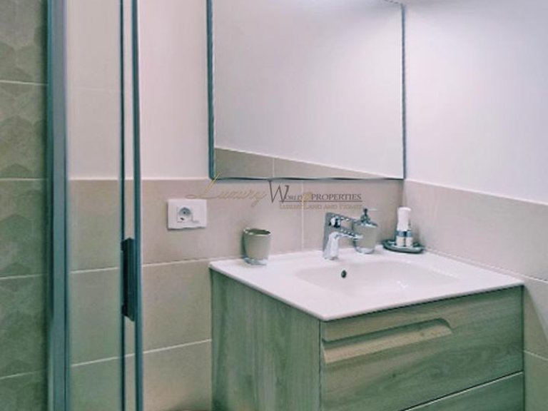 Apartment for Sale in Playa De Las Americas, Tenerife, España 24