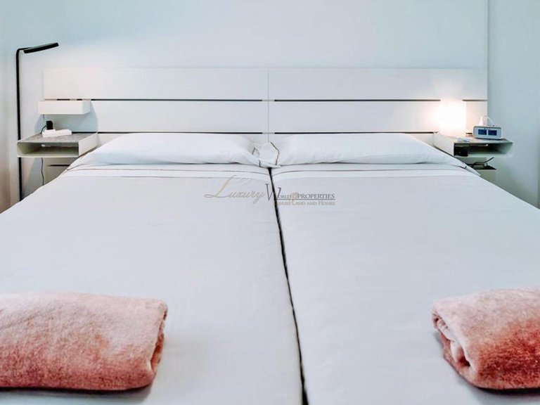 Apartment for Sale in Playa De Las Americas, Tenerife, España 14