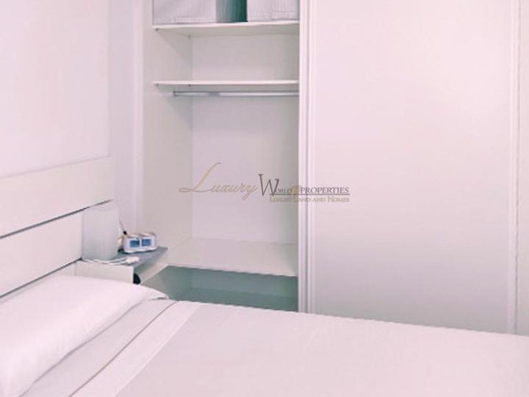 Apartment for Sale in Playa De Las Americas, Tenerife, España 17