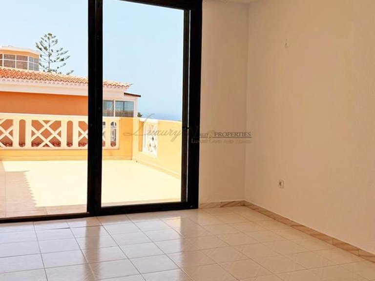 Apartment for Sale in Costa Adeje, Tenerife, España 3