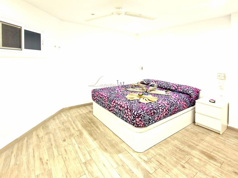 Apartment for Sale in Los Cristianos, Tenerife, España 8