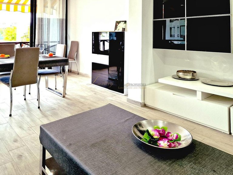 Apartment for Sale in Los Cristianos, Tenerife, España 4