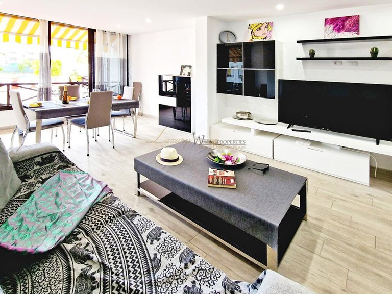 Apartment for Sale in Los Cristianos, Tenerife, España 2