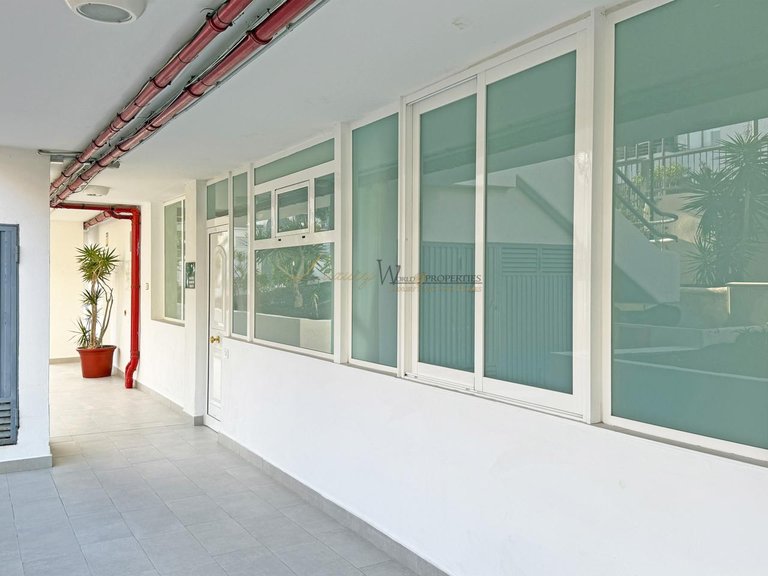 Apartment for Sale in Los Cristianos, Tenerife, España 13