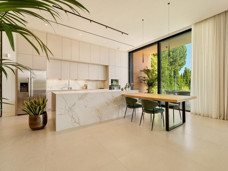 Villa for Sale in Marbella, Malaga 26