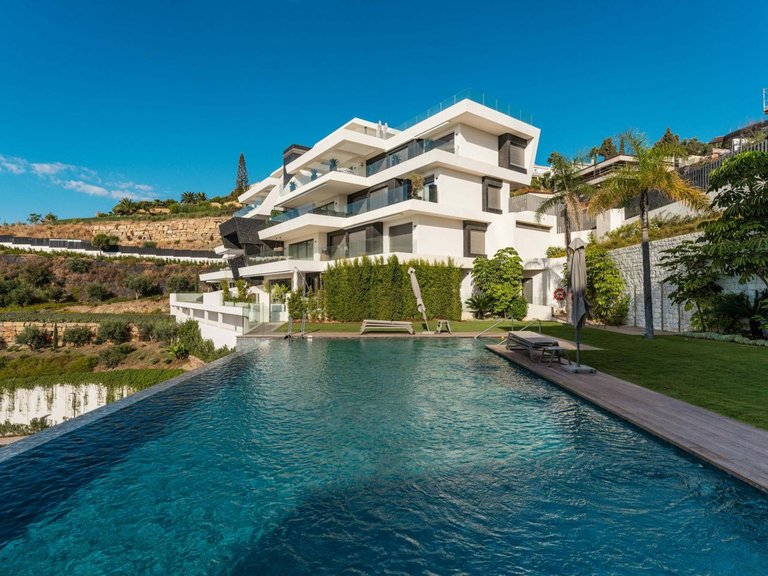 Apartment for Sale in Benahavís, Malaga 5